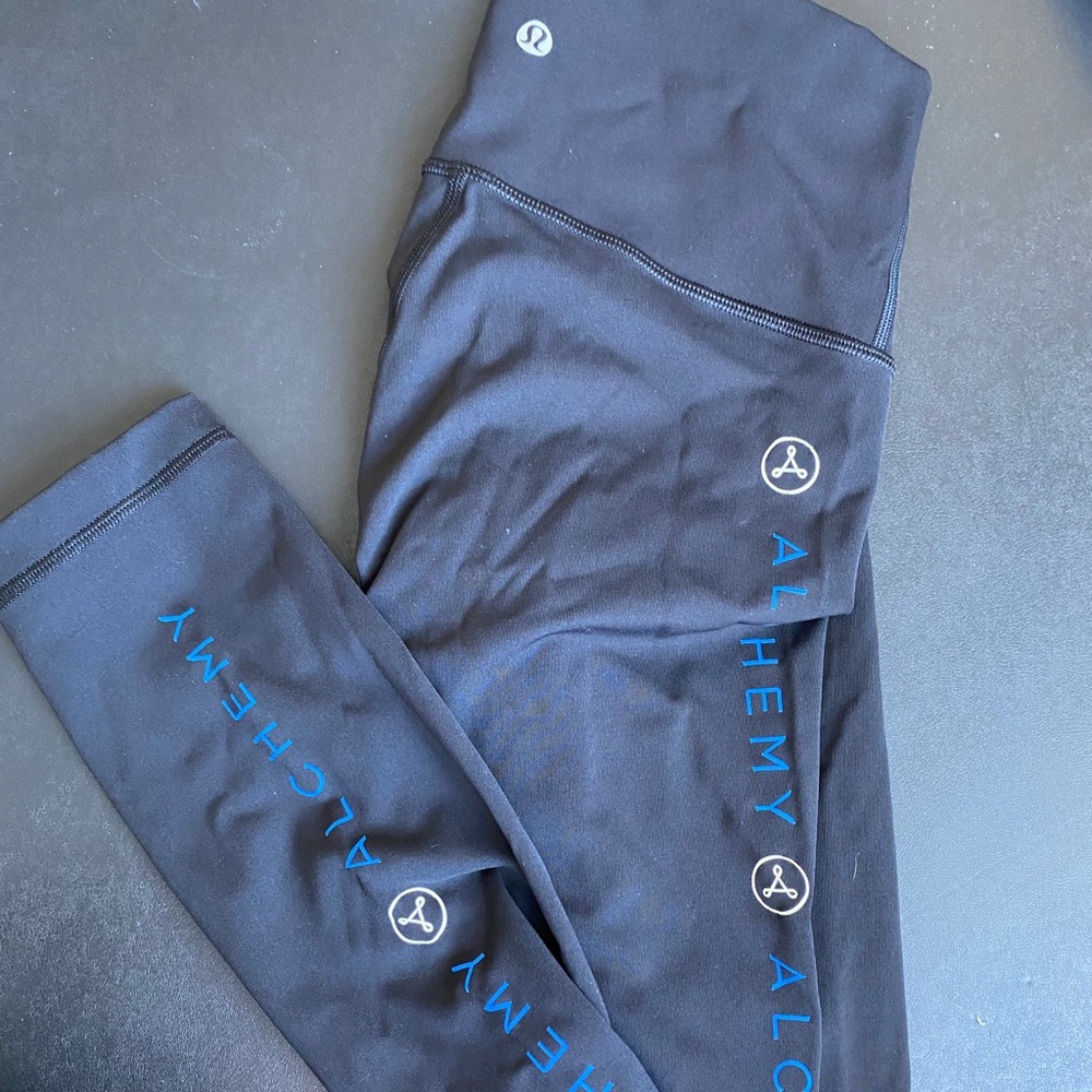 like-new lulu wunder unders